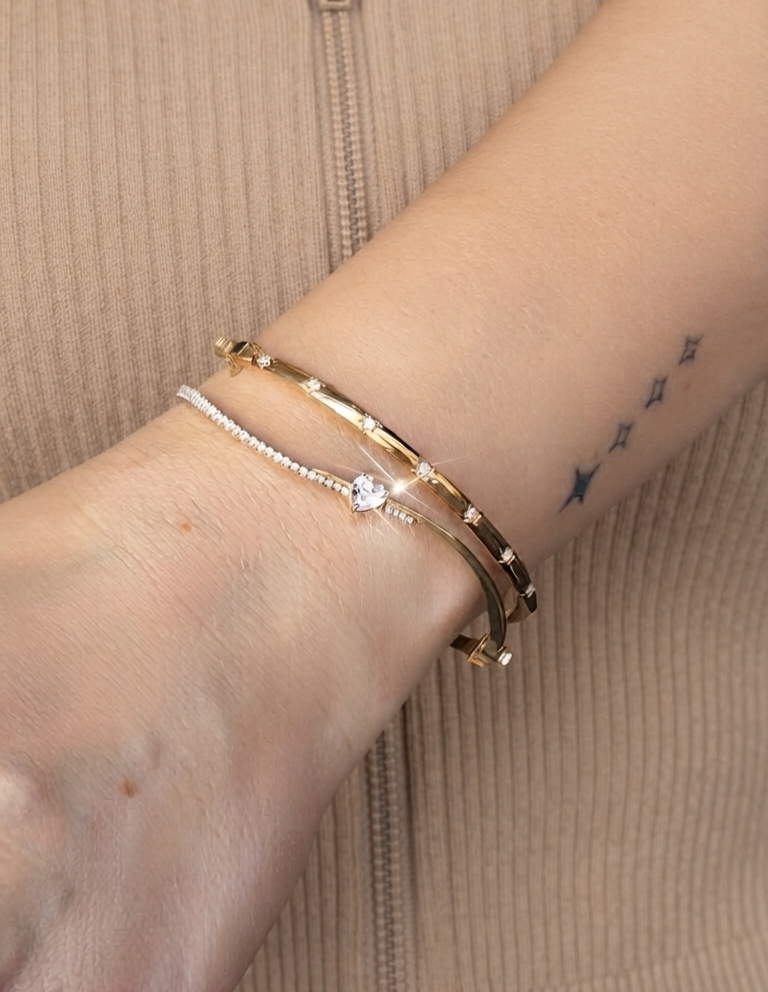 Wavy Diamond Heart Bangle